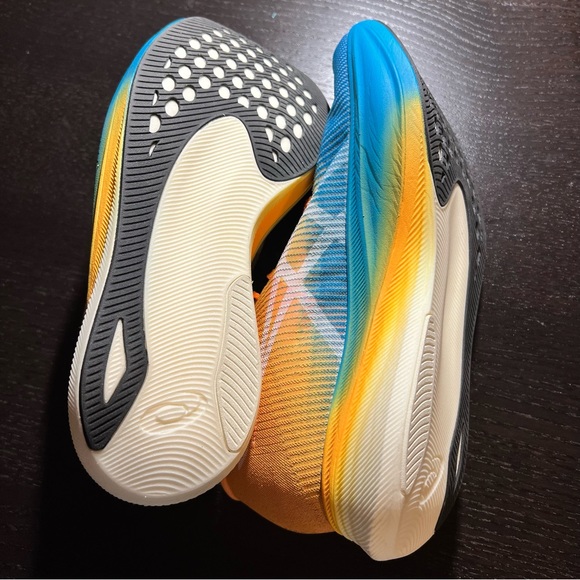 ASICS Unisex Metaspeed Edge+ size 6.5M/8W - Picture 9 of 12